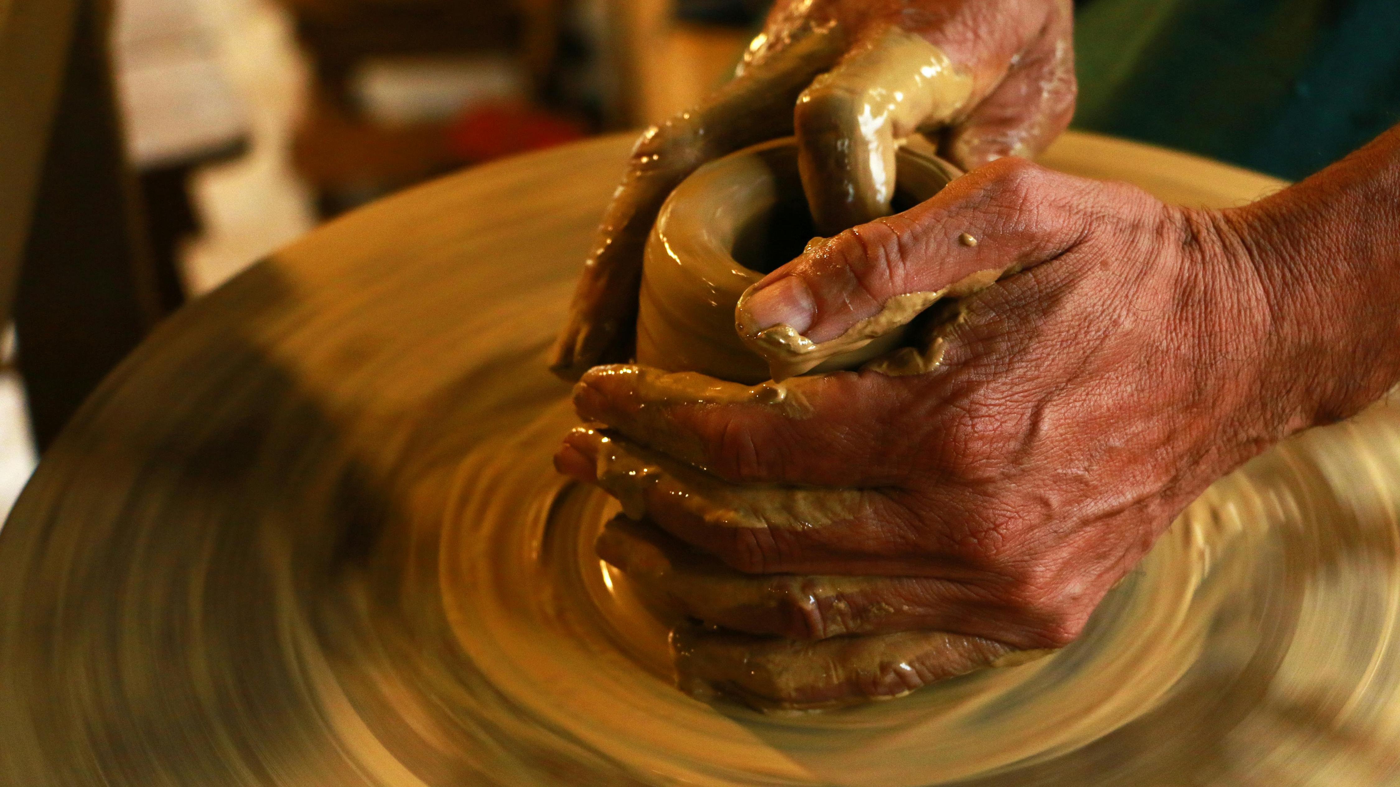 The Soul of a Cup: A Journey to Jingdezhen -TouCase