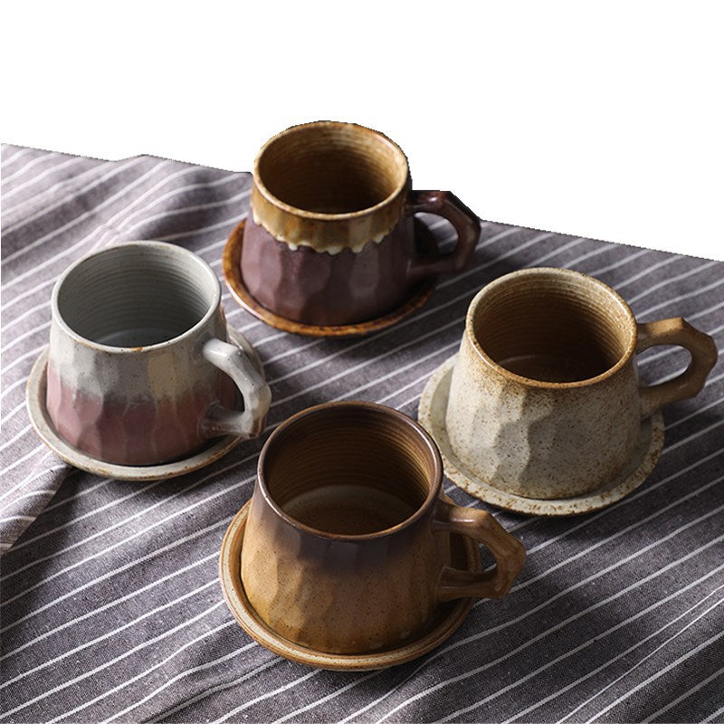 Vintage Ceramic Coffee Tasse und Untertasse (braun rot)