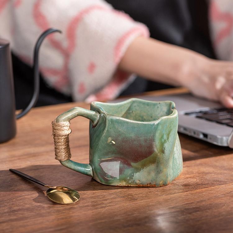 Tazza di tè irregolare artigianale verde