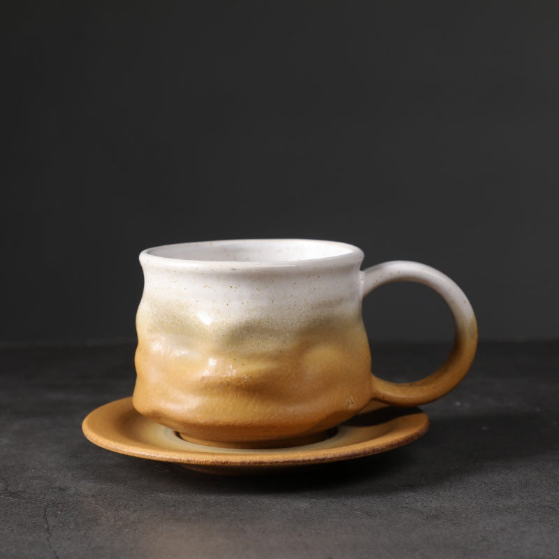 Tazza di caffè in ceramica curva irregolare giallo